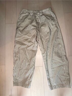 GAP women’s Cream Pants with Black Pinstripes